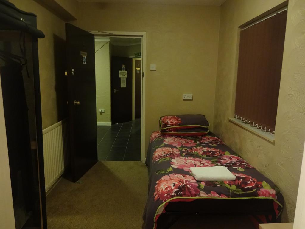 The Manor Hotel Nuneaton Ruang foto