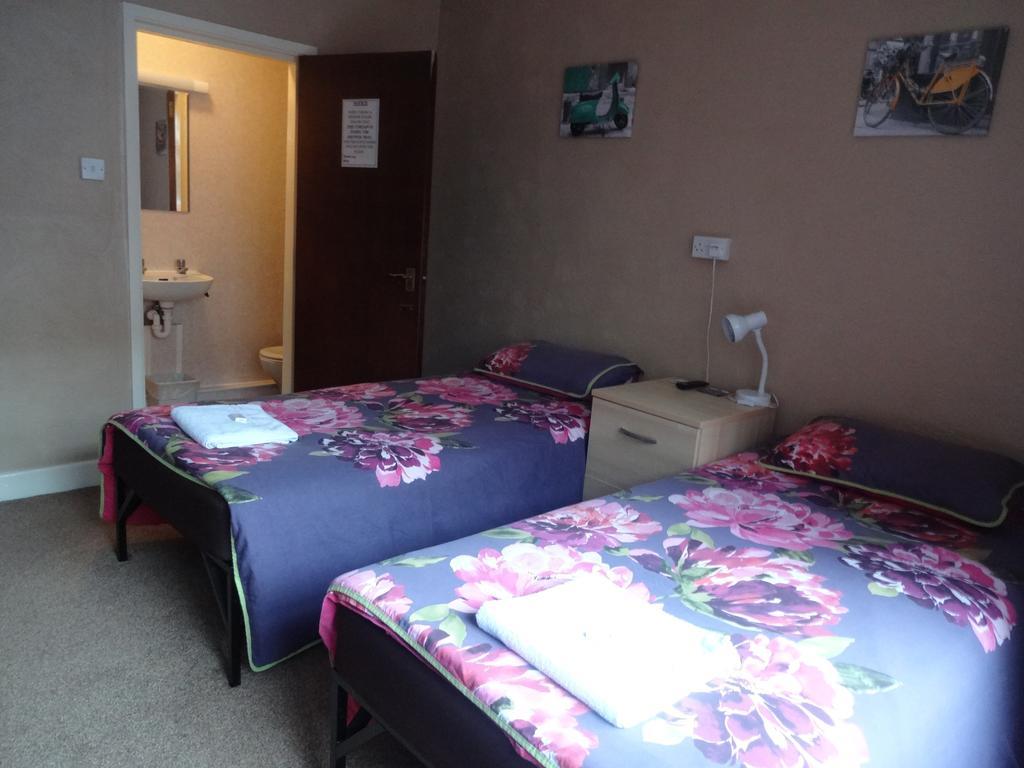 The Manor Hotel Nuneaton Bagian luar foto