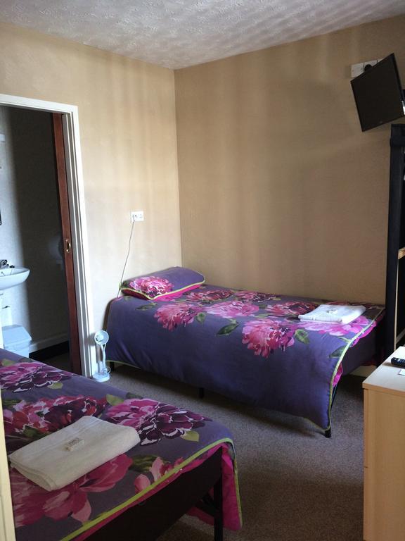 The Manor Hotel Nuneaton Bagian luar foto