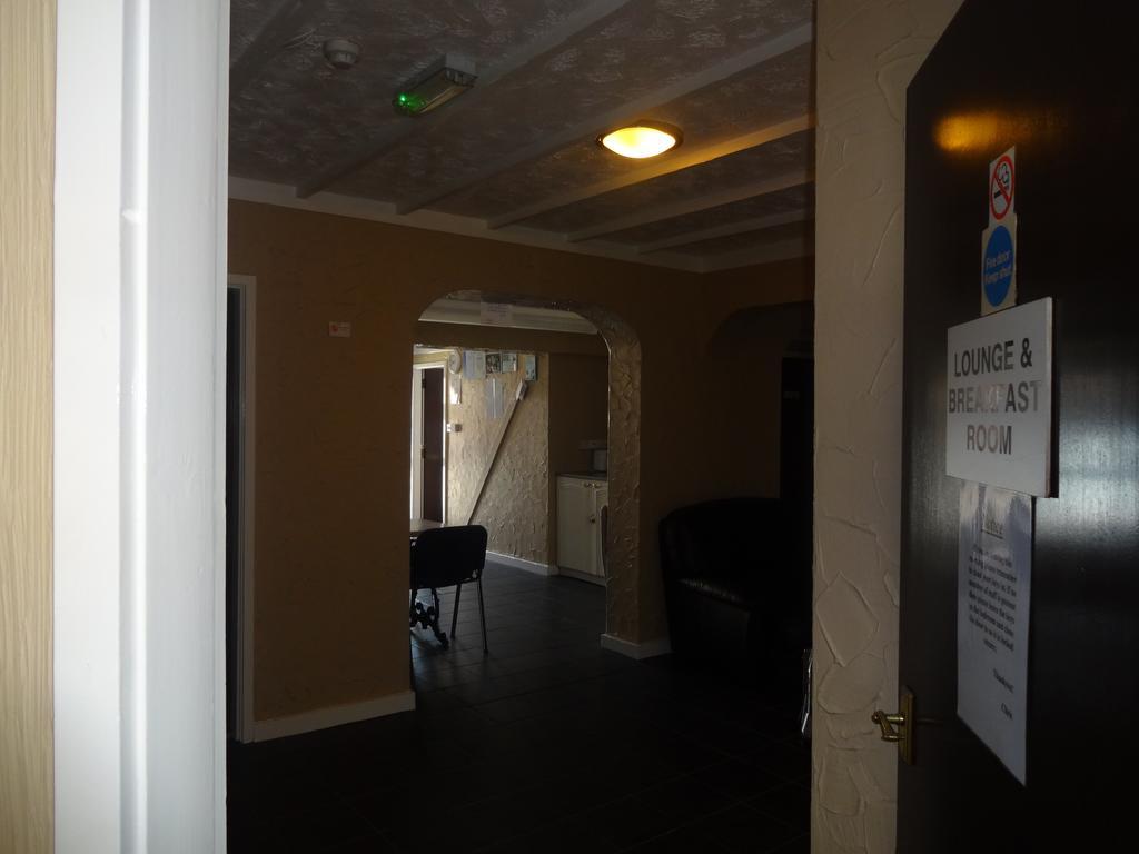 The Manor Hotel Nuneaton Bagian luar foto